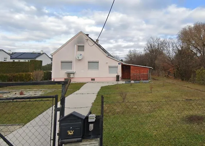 Spacious House With 5 度假居 维也纳