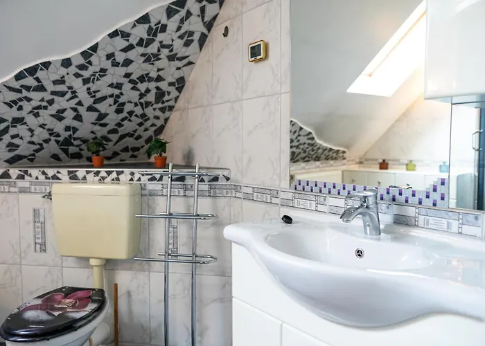 Spacious House With 5 度假居 维也纳