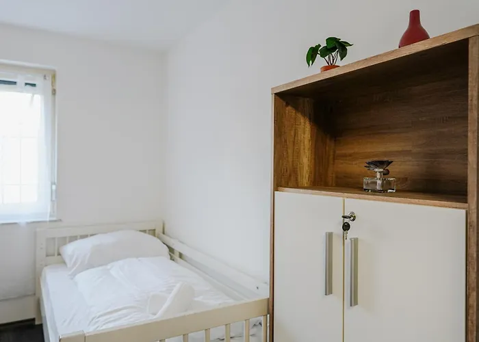 Spacious House With 5 度假居