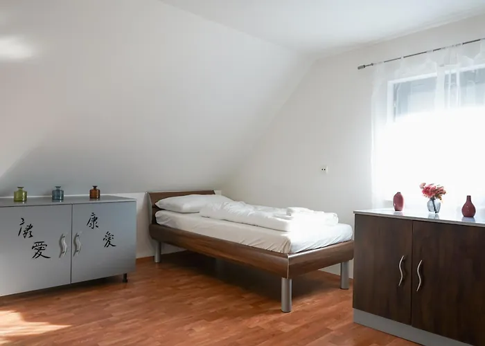 Spacious House With 5 度假居 *