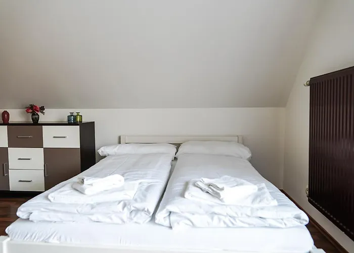Spacious House With 5 度假居 *