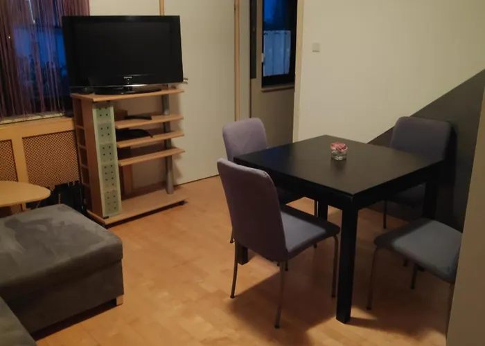 Spacious House With 5 维也纳