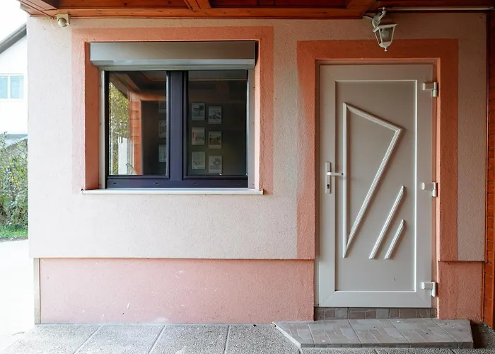 Spacious House With 5 度假居